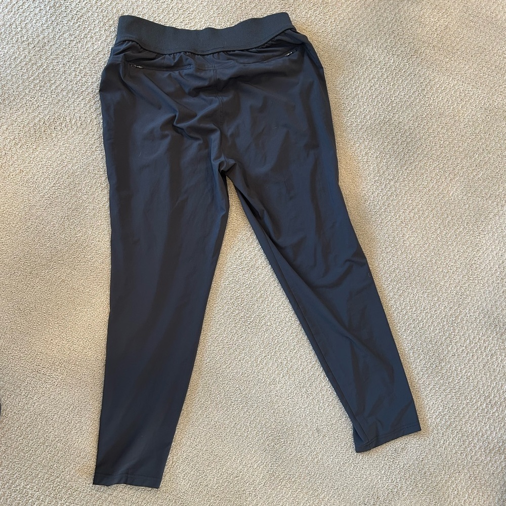 Athleta Interlude Lightweight Lounge Ankle Joggers Pants Women’s size 8